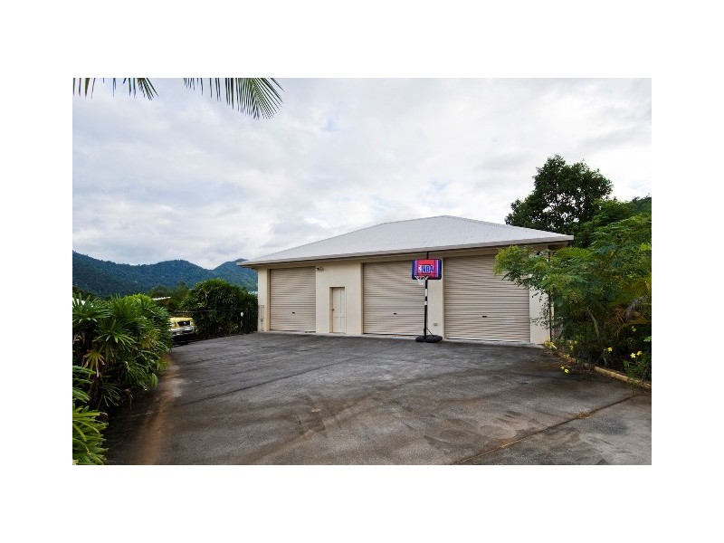 4 Lichen Close, Redlynch QLD 4870