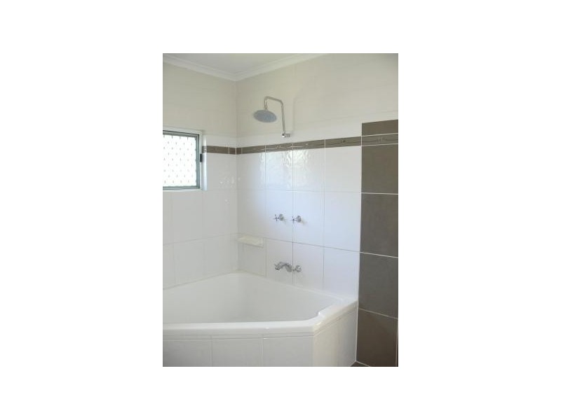 50 Cheviot, Smithfield QLD 4878