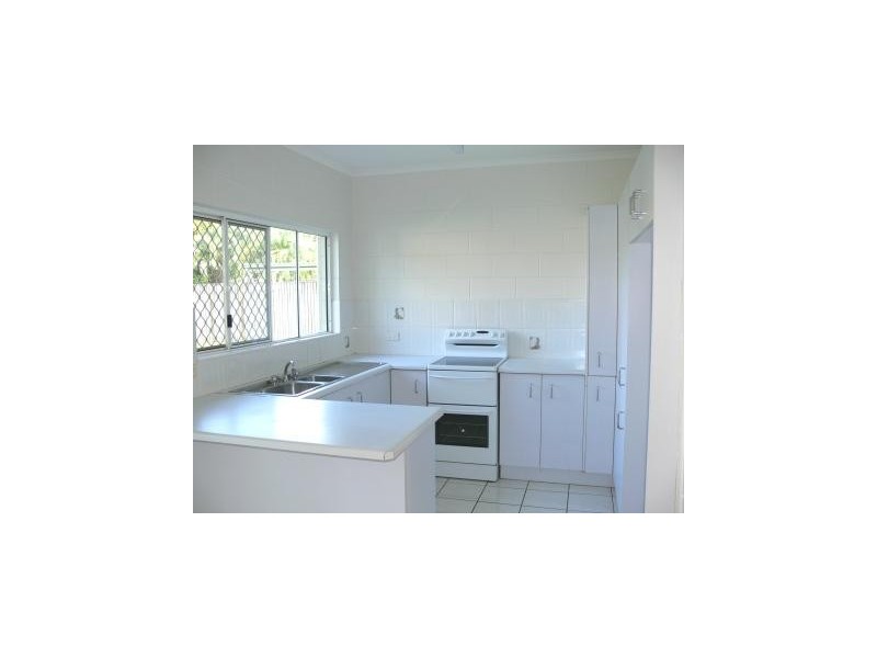 50 Cheviot, Smithfield QLD 4878