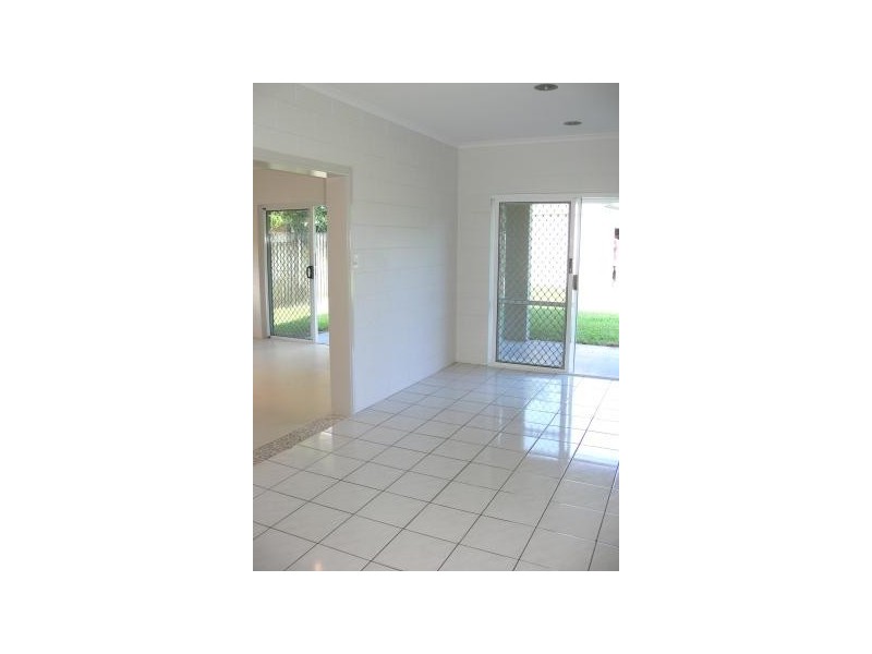 50 Cheviot, Smithfield QLD 4878