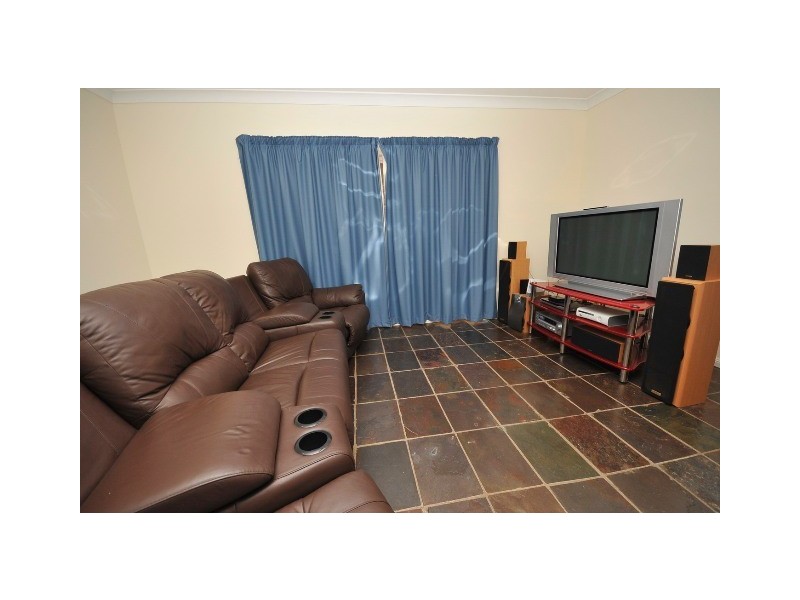 6 Satinash Close, Redlynch QLD 4870