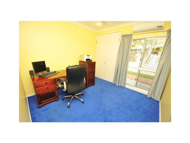 6 Satinash Close, Redlynch QLD 4870