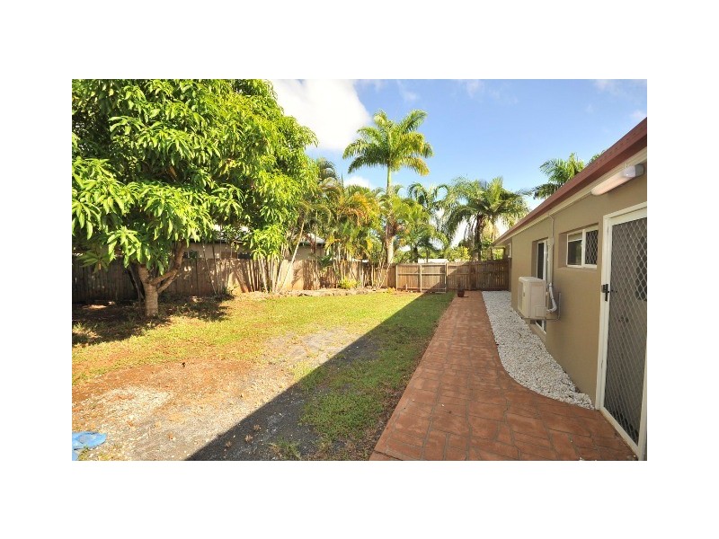 6 Satinash Close, Redlynch QLD 4870