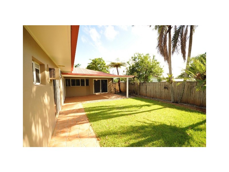 6 Satinash Close, Redlynch QLD 4870