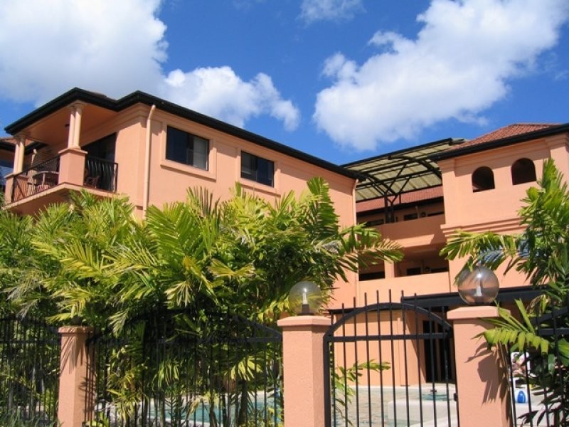 37/255  Lake Street, Cairns North QLD 4870