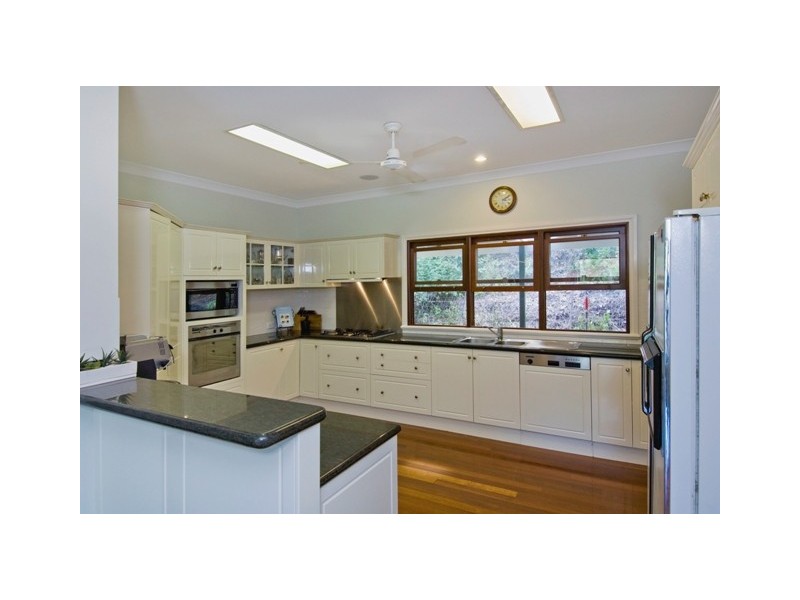 2-4 Runnymede Avenue, Redlynch QLD 4870