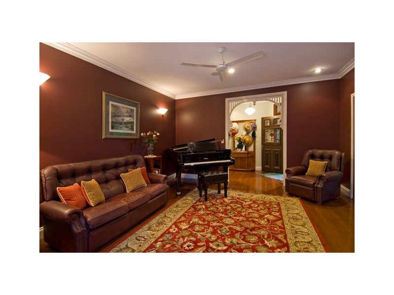 2-4 Runnymede Avenue, Redlynch QLD 4870