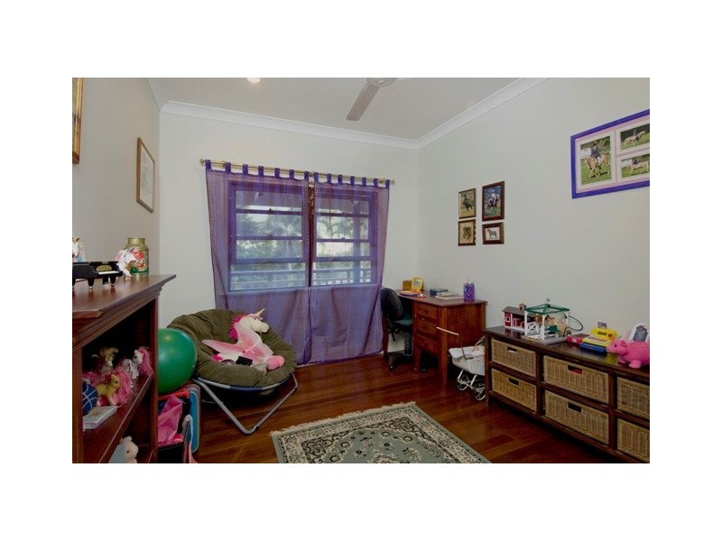 2-4 Runnymede Avenue, Redlynch QLD 4870