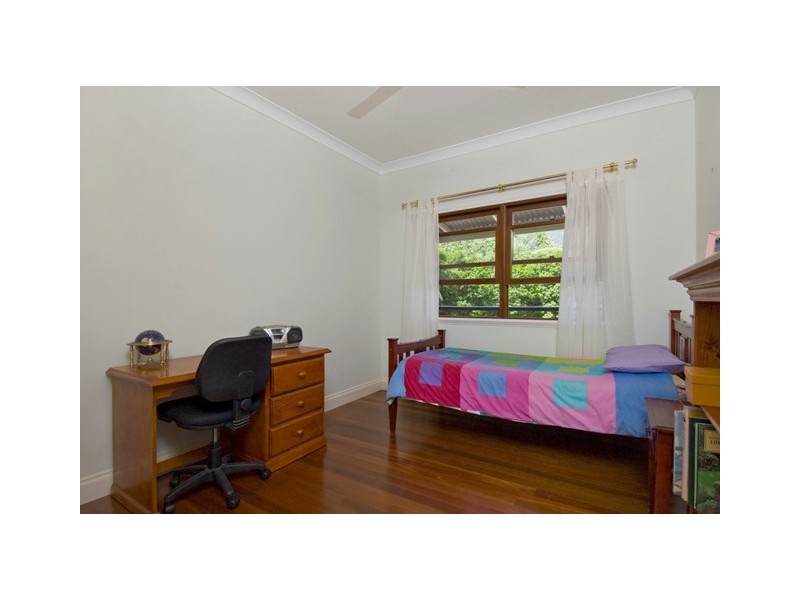 2-4 Runnymede Avenue, Redlynch QLD 4870