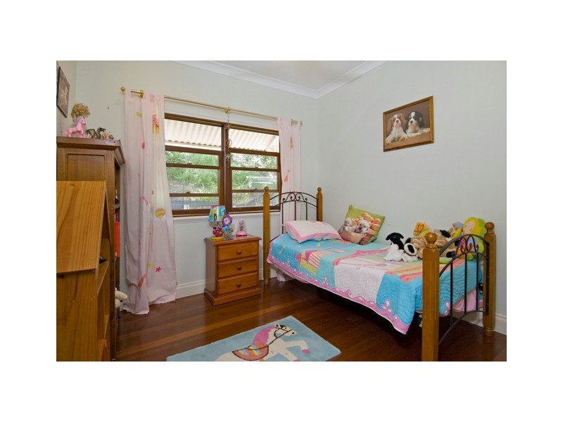 2-4 Runnymede Avenue, Redlynch QLD 4870