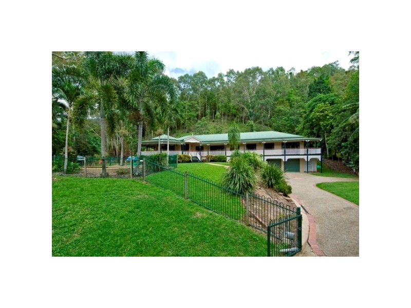 2-4 Runnymede Avenue, Redlynch QLD 4870