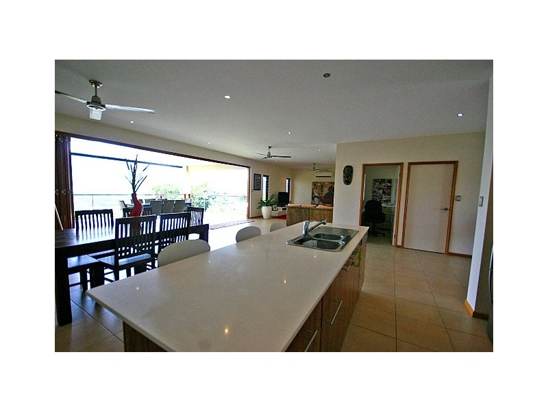 21 The Peak, Brinsmead QLD 4870