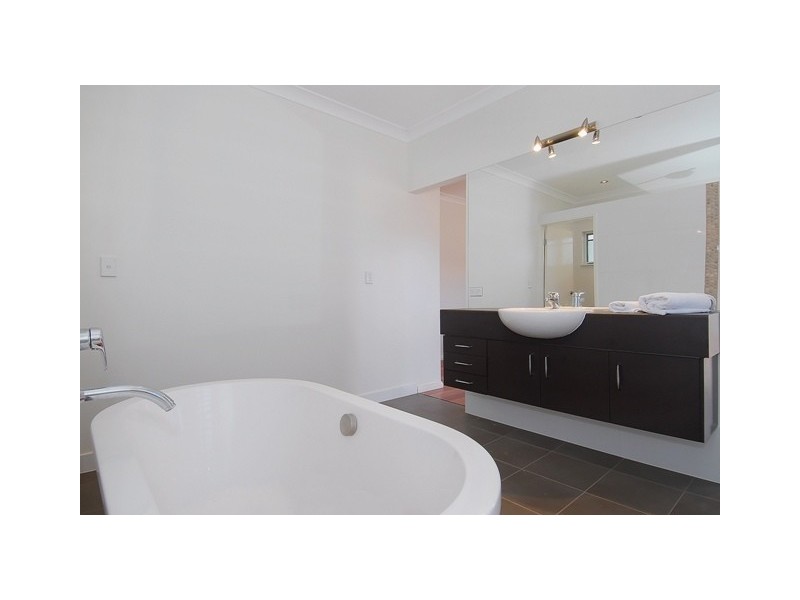 15 Hockey Avenue, Smithfield QLD 4878