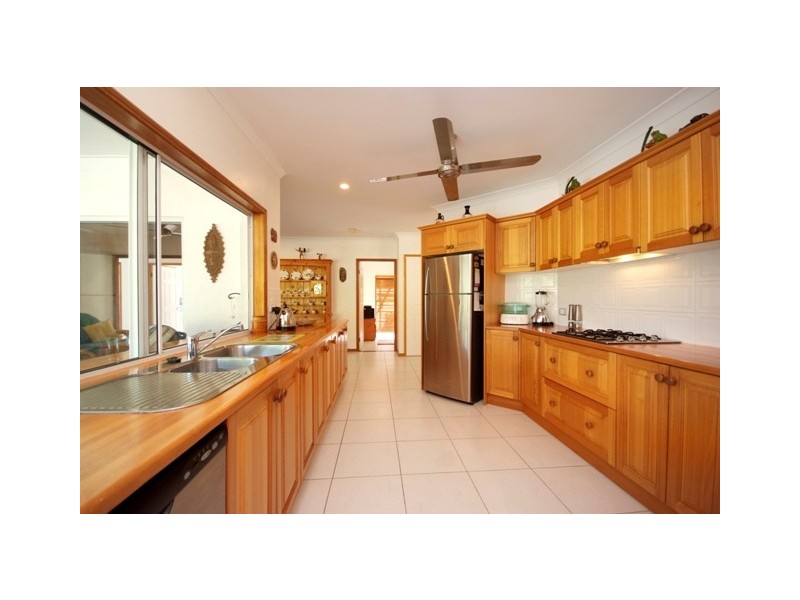 10 Crystal Close, Redlynch QLD 4870