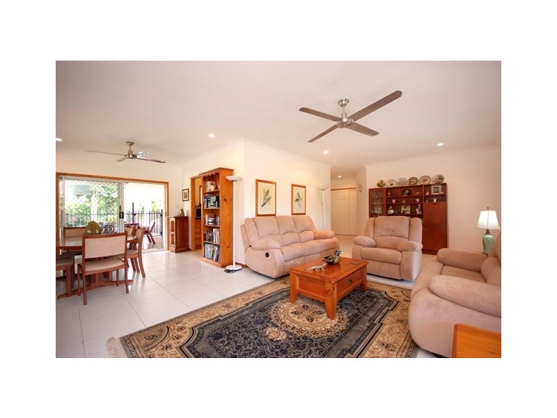 10 Crystal Close, Redlynch QLD 4870