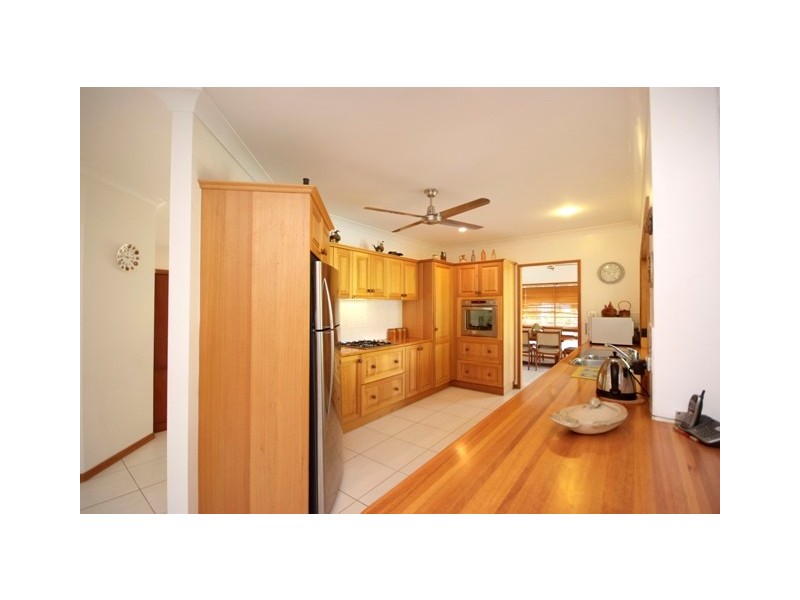 10 Crystal Close, Redlynch QLD 4870