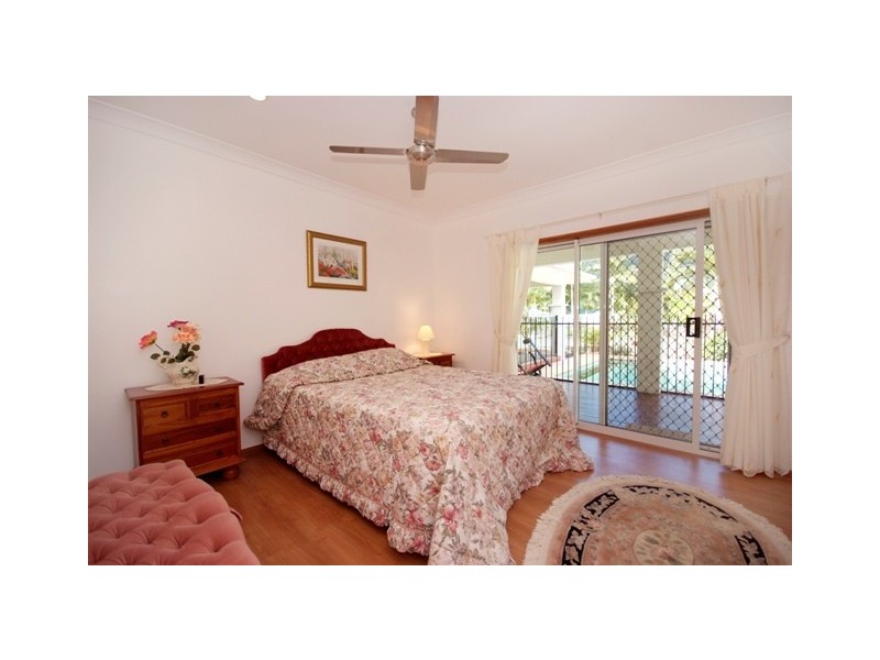 10 Crystal Close, Redlynch QLD 4870