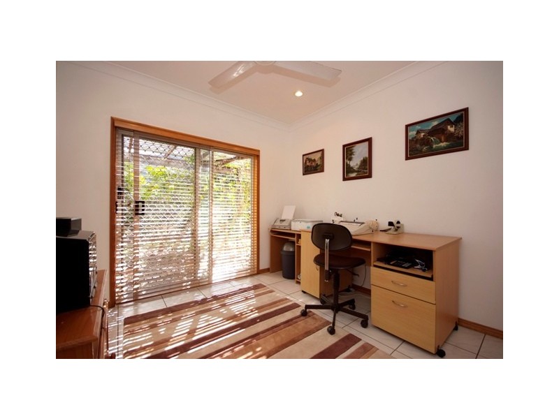 10 Crystal Close, Redlynch QLD 4870