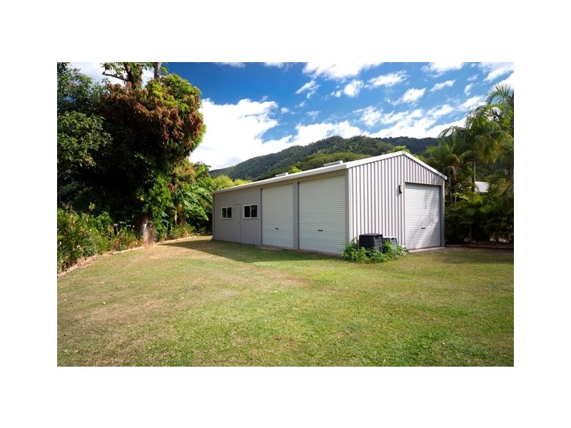 10 Crystal Close, Redlynch QLD 4870