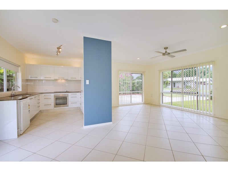 32  Bathurst Drive, Bentley Park QLD 4869