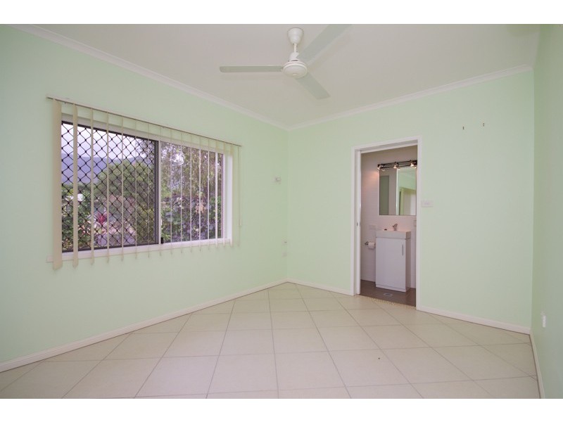 32  Bathurst Drive, Bentley Park QLD 4869