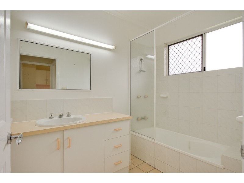 32  Bathurst Drive, Bentley Park QLD 4869