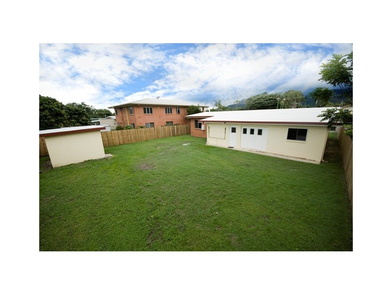 10 Brennan Street, Manunda QLD 4870
