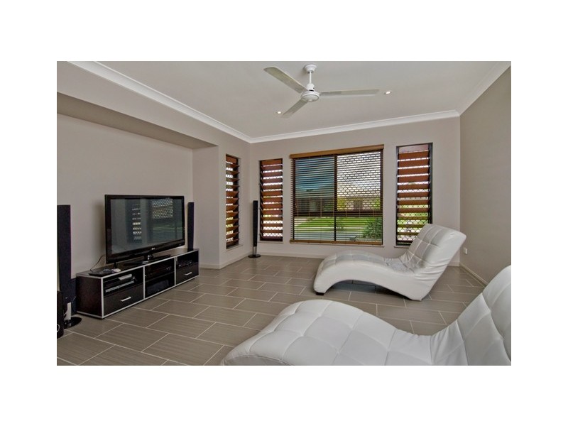 Bentley Park QLD 4869