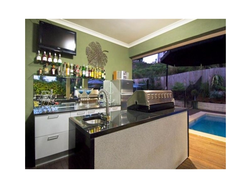 6 Bel-Air Drive, Whitfield QLD 4870