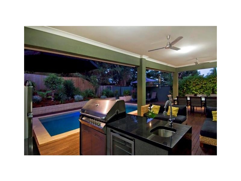 6 Bel-Air Drive, Whitfield QLD 4870