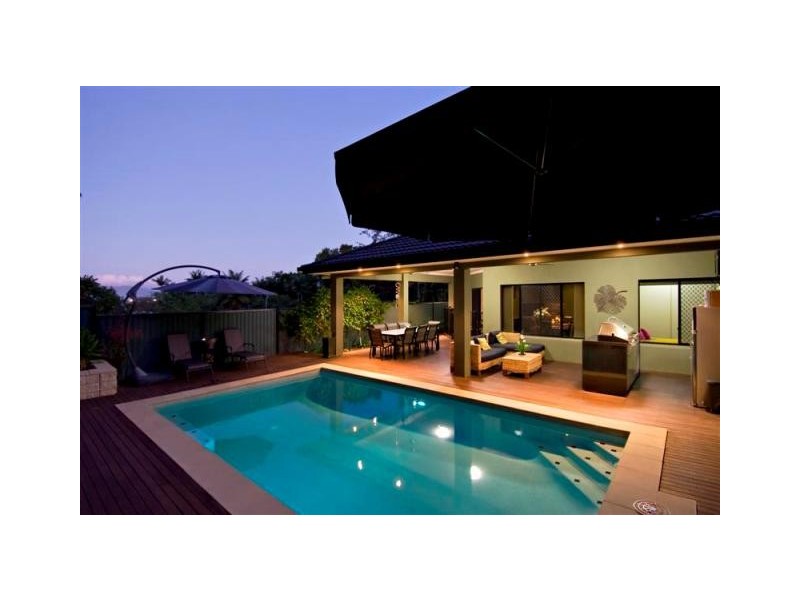 6 Bel-Air Drive, Whitfield QLD 4870