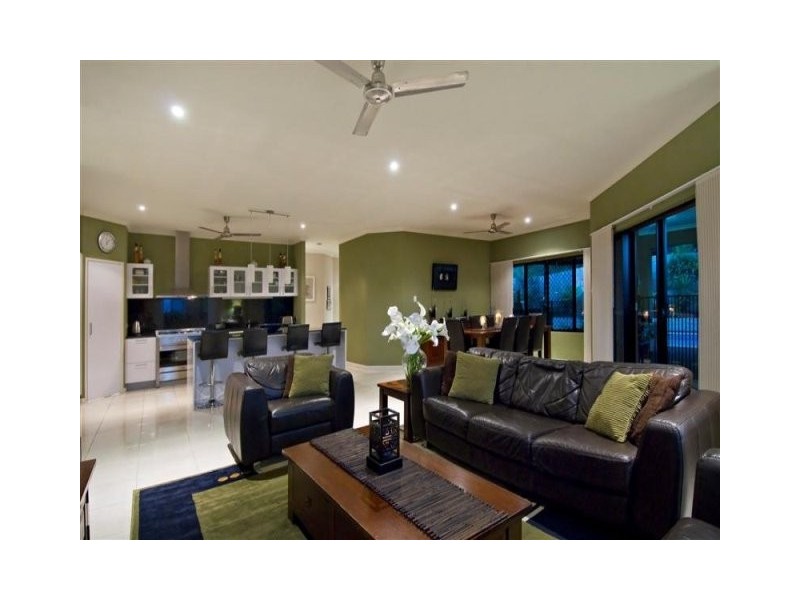 6 Bel-Air Drive, Whitfield QLD 4870