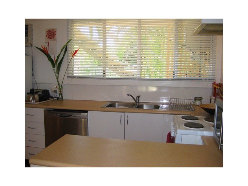 Holloways Beach QLD 4878