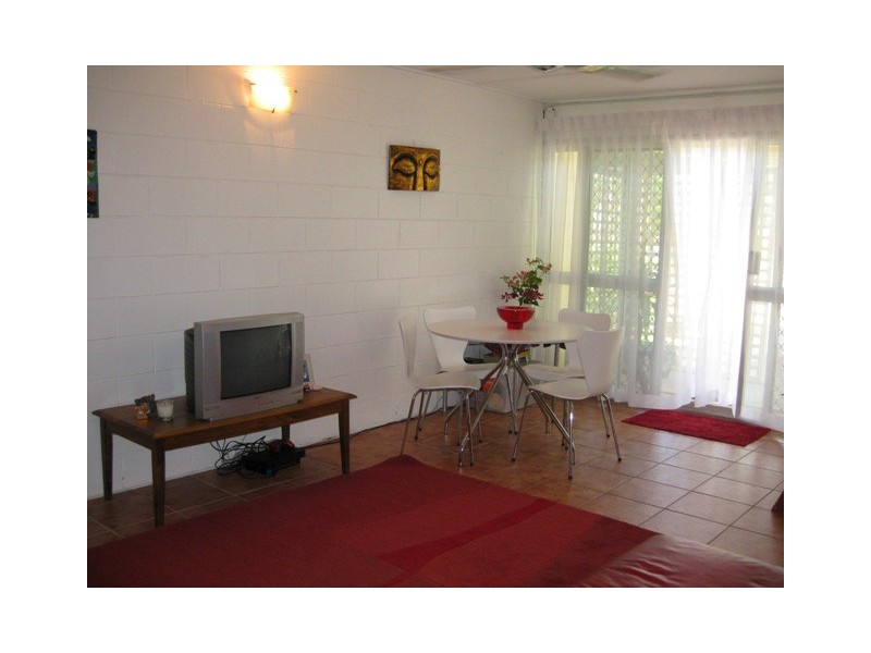 Holloways Beach QLD 4878