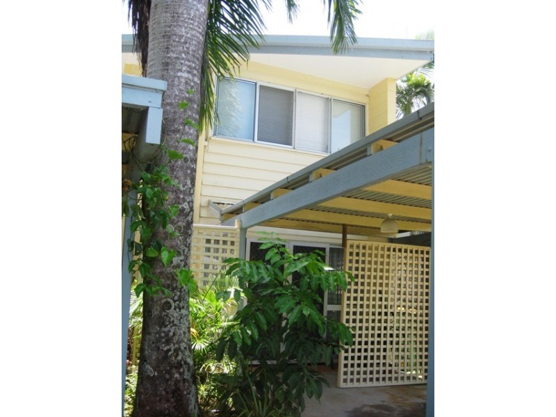 Holloways Beach QLD 4878