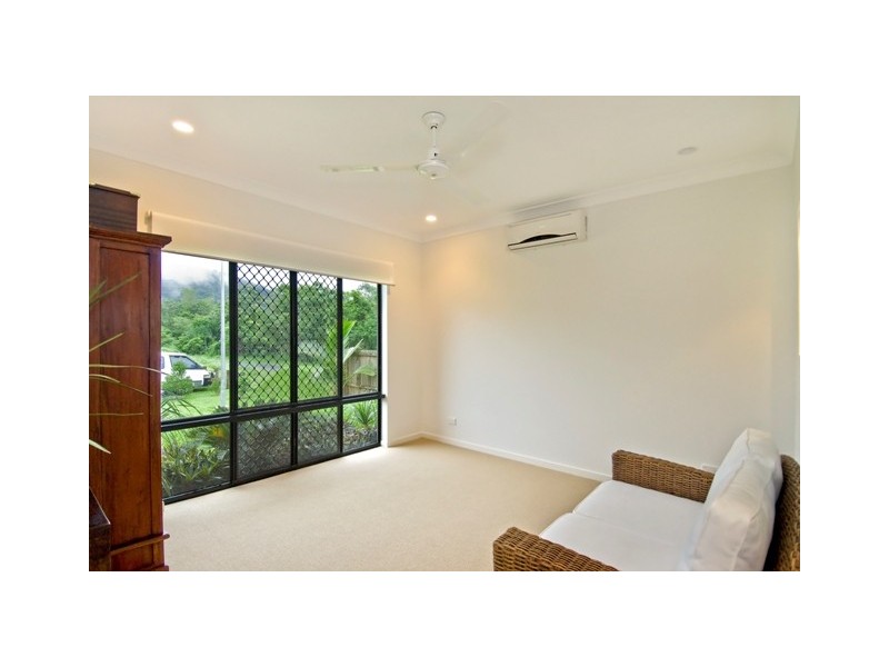 1 Conway Close, Bentley Park QLD 4869