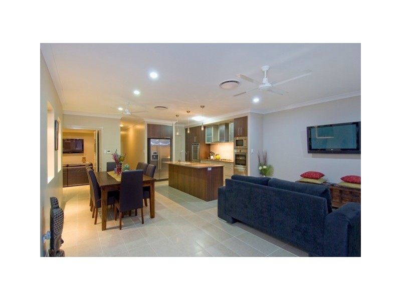 14 Badine Street, Caravonica QLD 4878