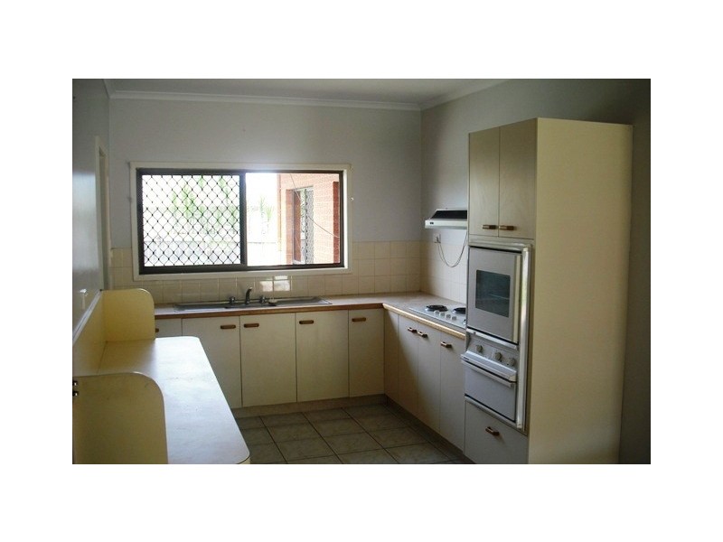 33 Lime Street, Mooroobool QLD 4870