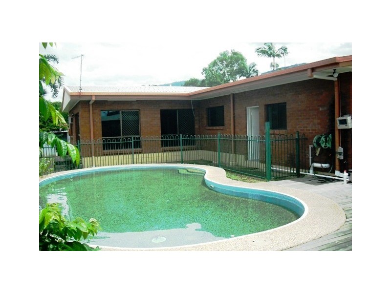 33 Lime Street, Mooroobool QLD 4870
