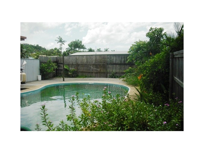 33 Lime Street, Mooroobool QLD 4870