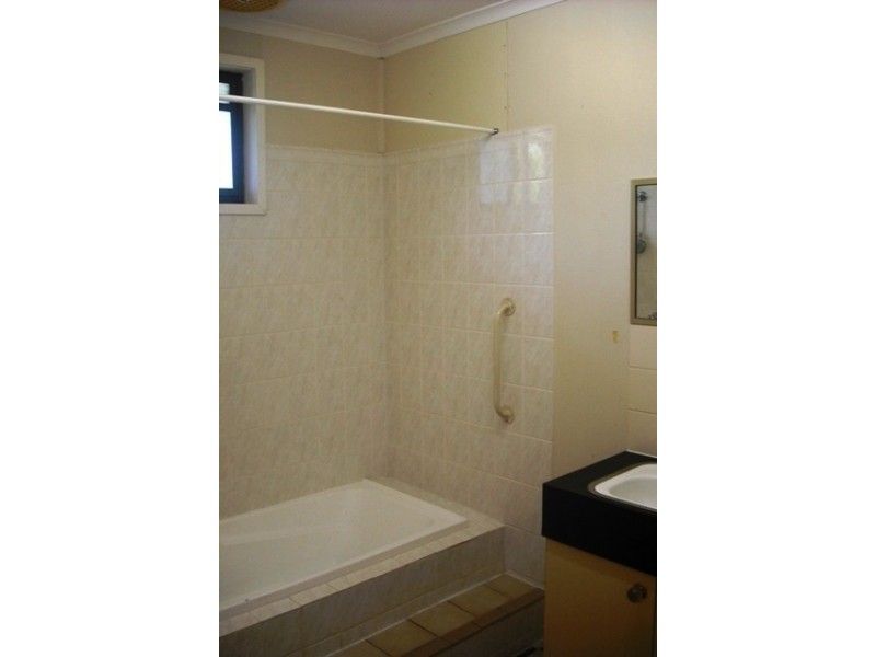 33 Lime Street, Mooroobool QLD 4870