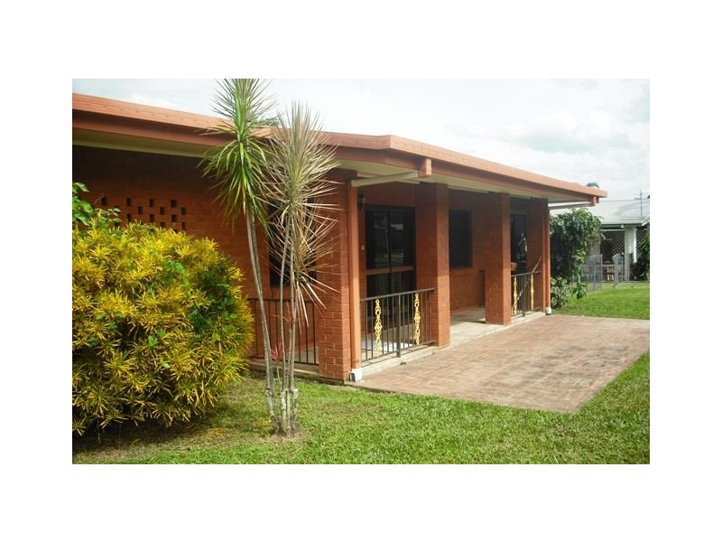 33 Lime Street, Mooroobool QLD 4870