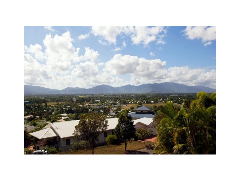 25  Guthrie Place, Bentley Park QLD 4869