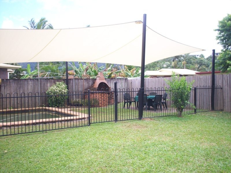 4 Frances Street, Mooroobool QLD 4870