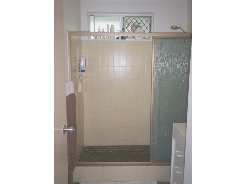 4 Frances Street, Mooroobool QLD 4870