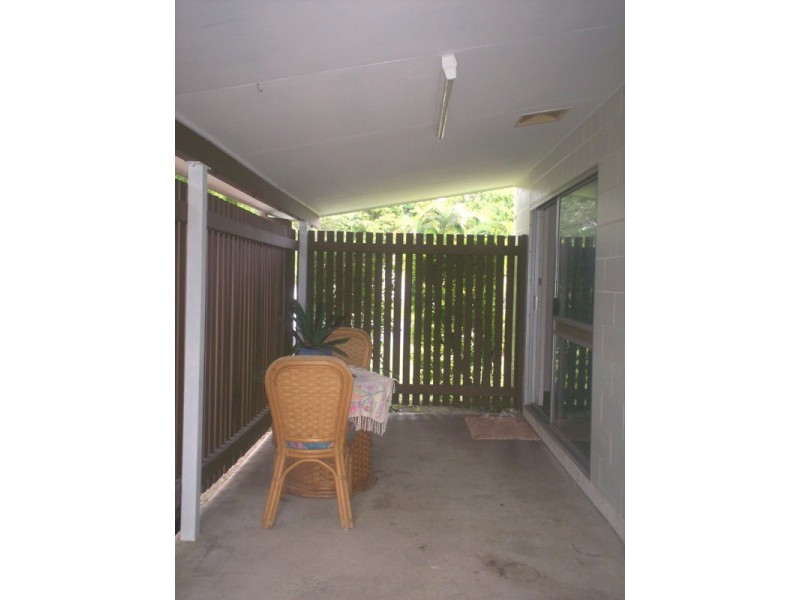 4 Frances Street, Mooroobool QLD 4870