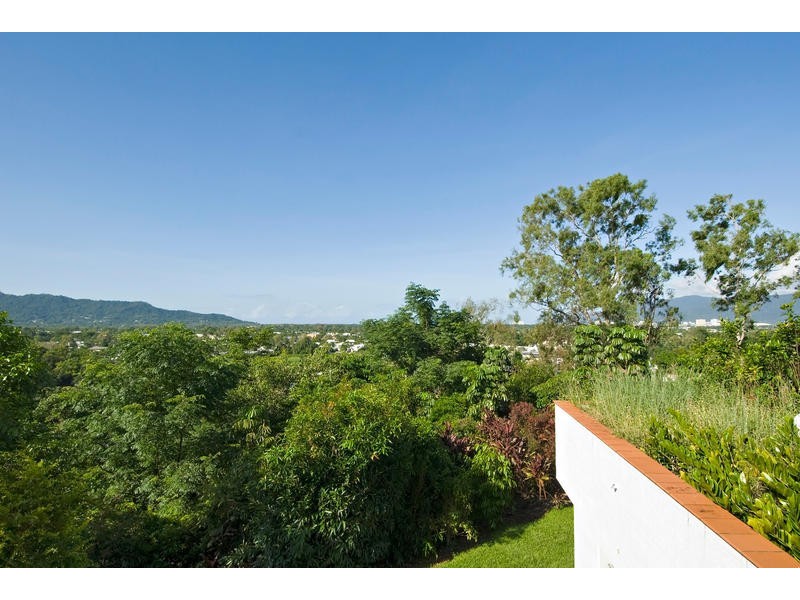 49/8 Munro Terrace, Mooroobool QLD 4870