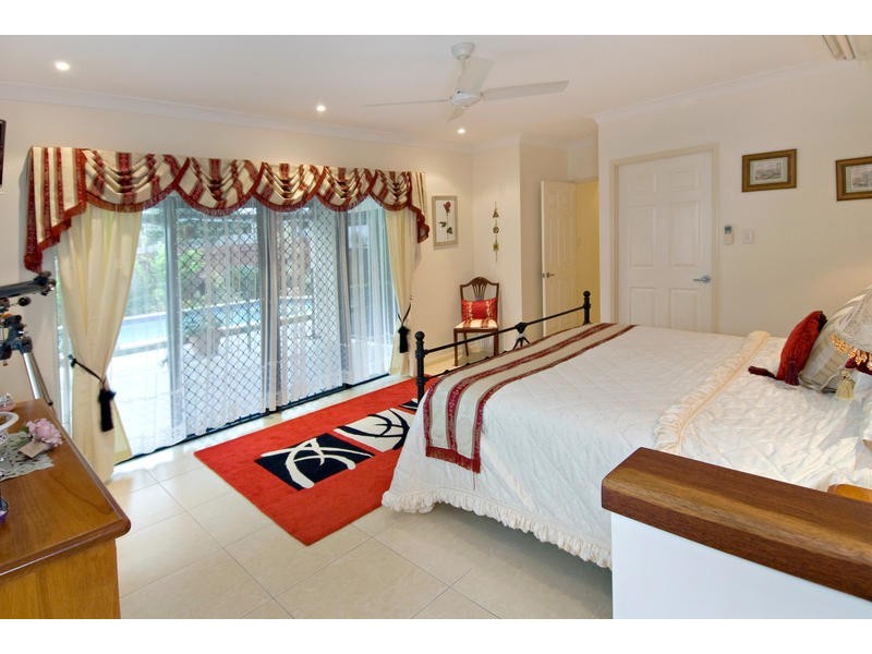 Bentley Park QLD 4869