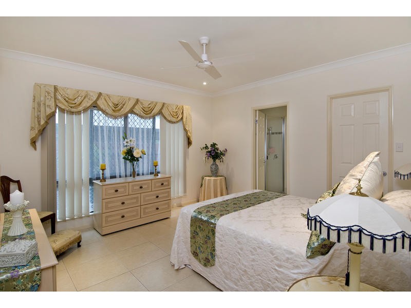 Bentley Park QLD 4869