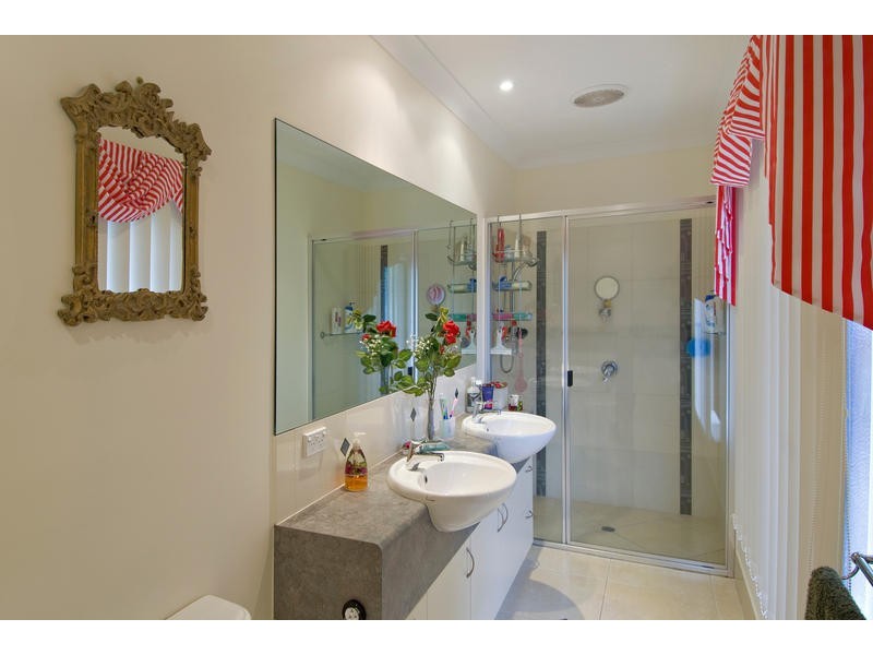 Bentley Park QLD 4869